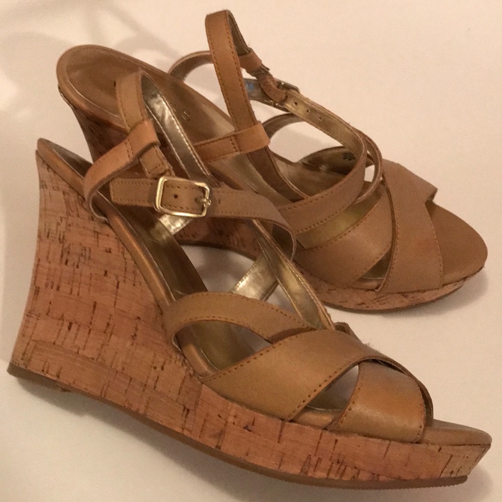 Guess tan 4 1/4” wedge sandals